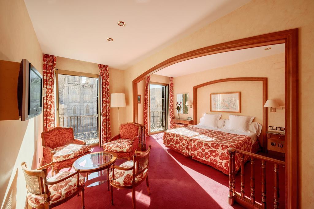 Lamaro Hotel Barcelona Kültér fotó A suite at the Hotel de la Ville