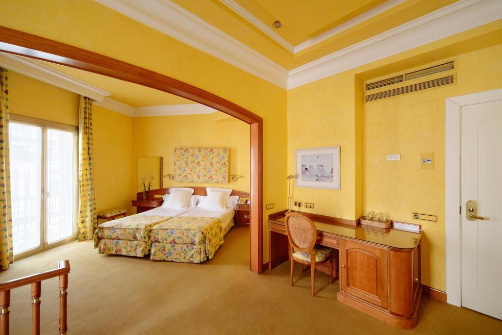 Lamaro Hotel Barcelona Kültér fotó A room at the Hotel