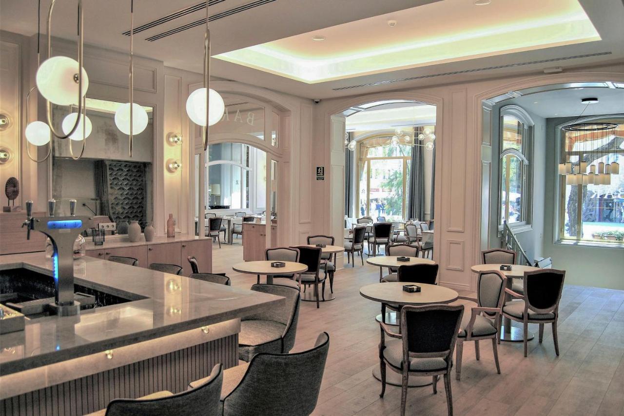 Lamaro Hotel Barcelona Kültér fotó The interior of the restaurant